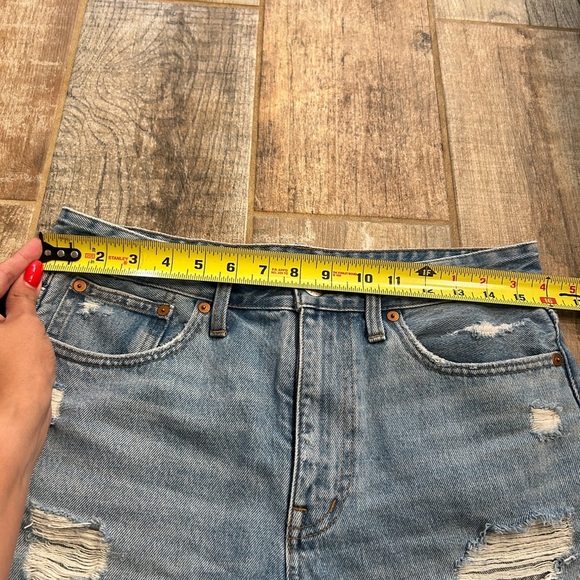 Madewell the relaxed short distressed denim shorts women’s size 26 - Picture 7 of 8